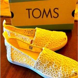 NWT TOMS Girls Alpargata Slip-Ons